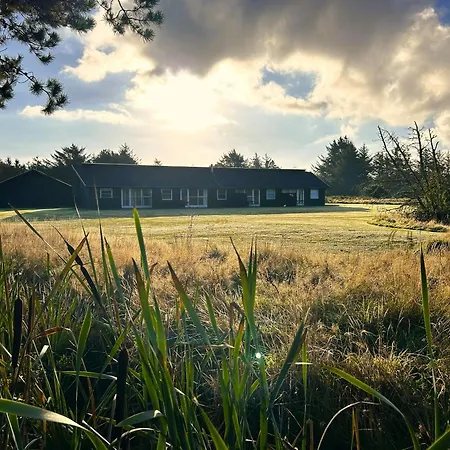 Near And Golf *
